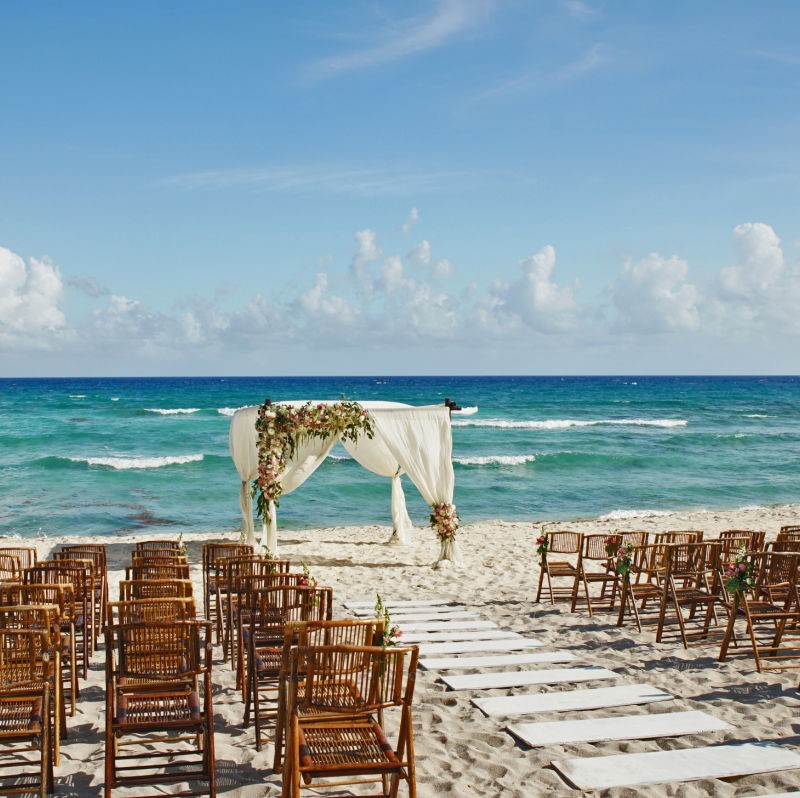 Setting up a beach wedding