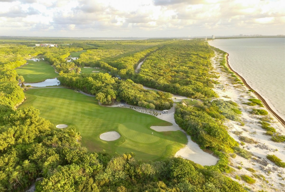 golf near planet hollywood cancun