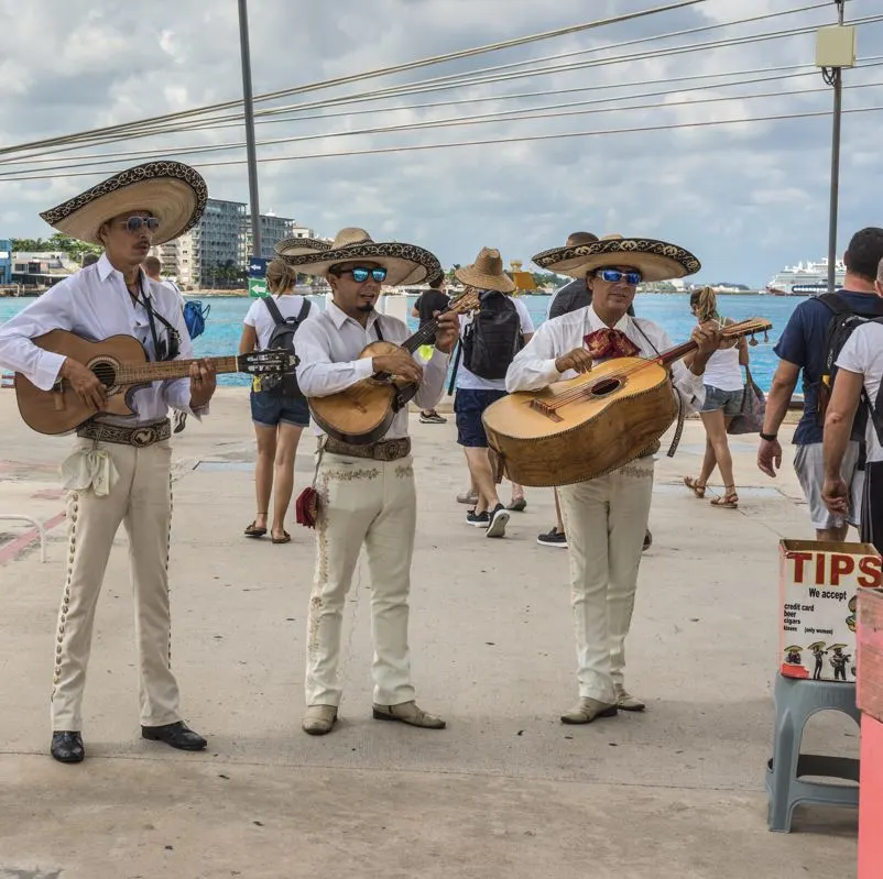 local music band welcoming tourists in cozumel