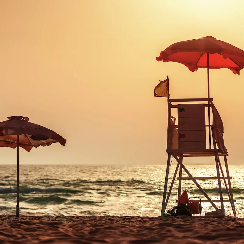 lifeguard hut beach