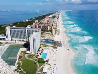 6 Cancun Resorts With An Elevated All-Inclusive Dining Experience