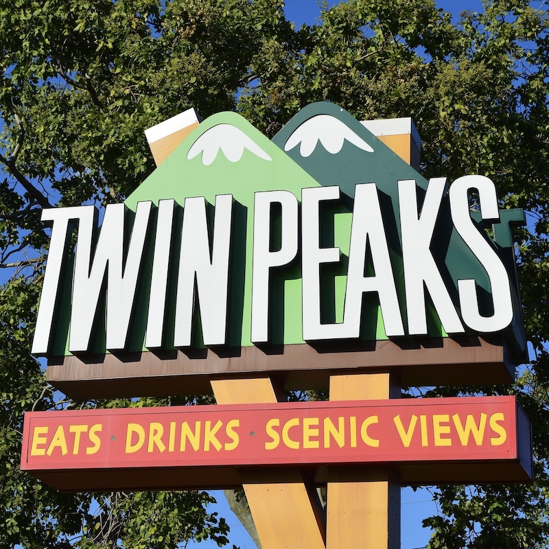 Popular Twin Peaks Sports Bar Chain Opens New Cancun Location