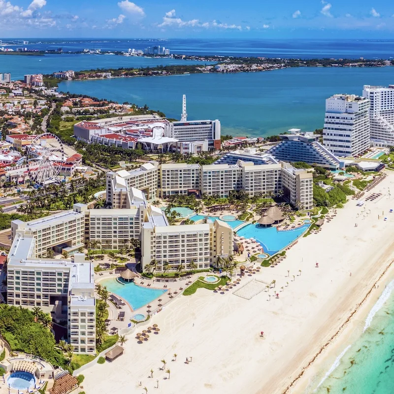 Beachfront all-inclusive resorts in Cancun