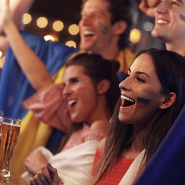 Popular Twin Peaks Sports Bar Chain Opens New Cancun Location Cancun Sun