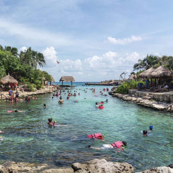 tour boat sinks cancun