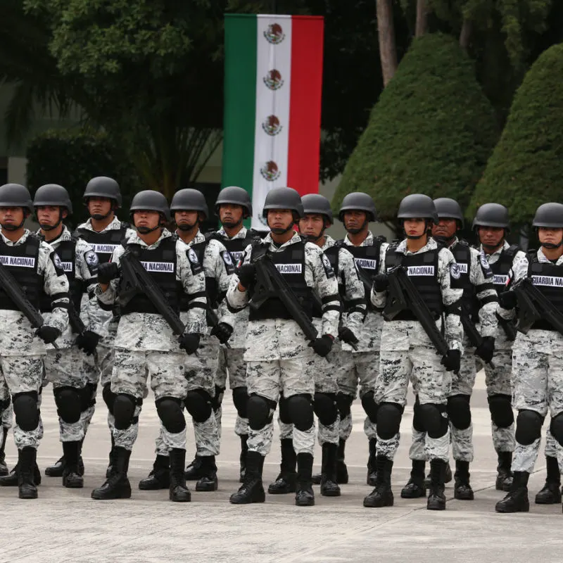 Armed guards pertaining to Mexico's National Guard
