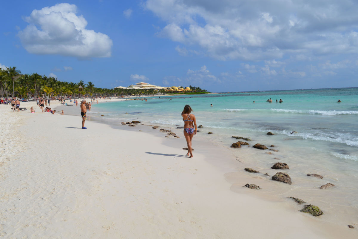 Tourist Drowns Near Playa del Carmen Hotel After Being Swept Away By ...