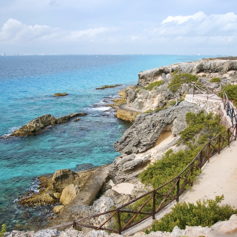 isla mujeres cliff