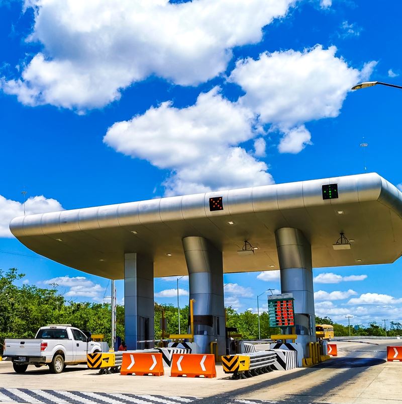 Tourists Stranded 4 Hours At Toll Booth On Way To Cancun From Merida