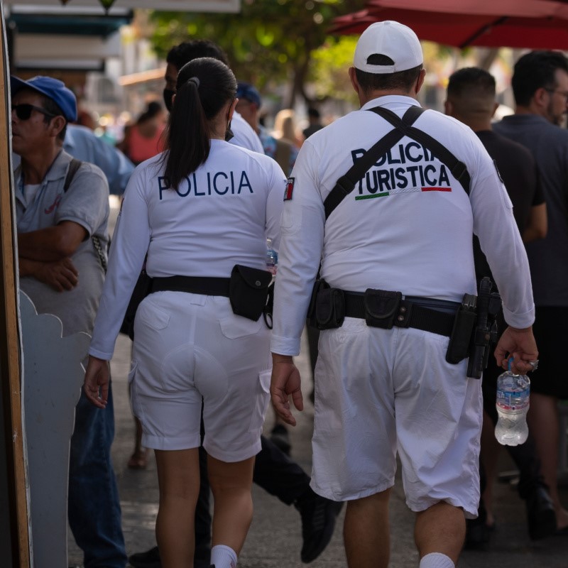 Tourists Police in the Mexican Caribbean