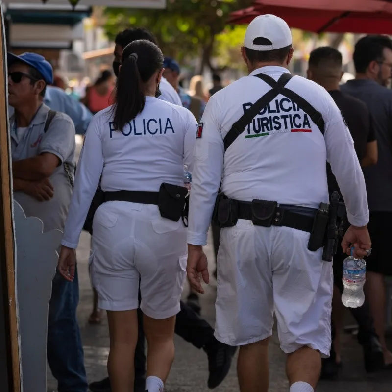 Tourists Police in the Mexican Caribbean