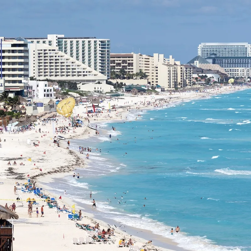 cancun busy beach hotel zone
