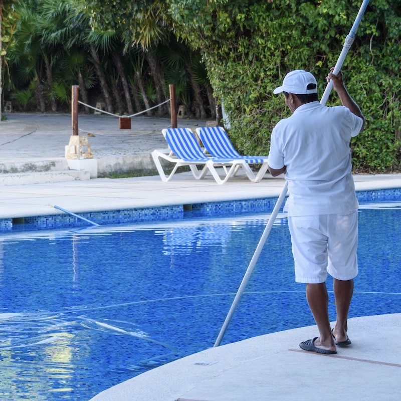 pool worker mexico hotel staff