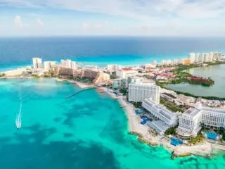 Average Spending By Cancun Tourists Up Nearly 20%: Here's How You Can Save