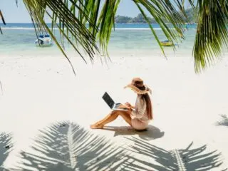 Digital Nomads In The Mexican Caribbean Will Soon Have Free WiFi On The Beach