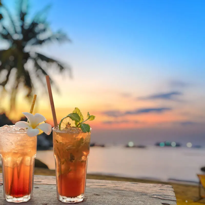 Refreshing cocktails by the beach in Cancun 