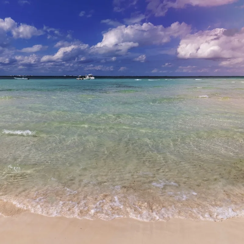 clear beach isla mujeres