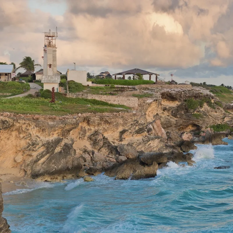 beach isla mujeres cliff