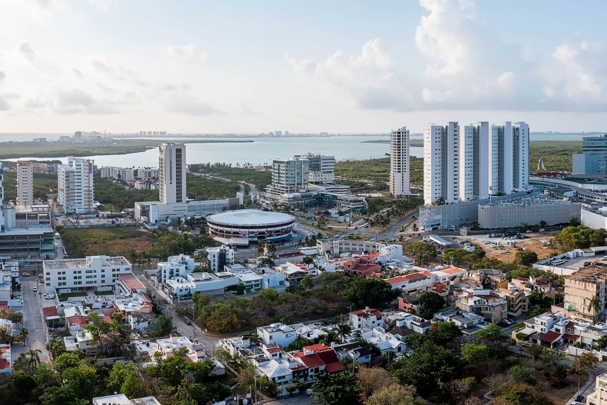 Cancun Launches New Program To Draw Tourists To City's Downtown Area ...