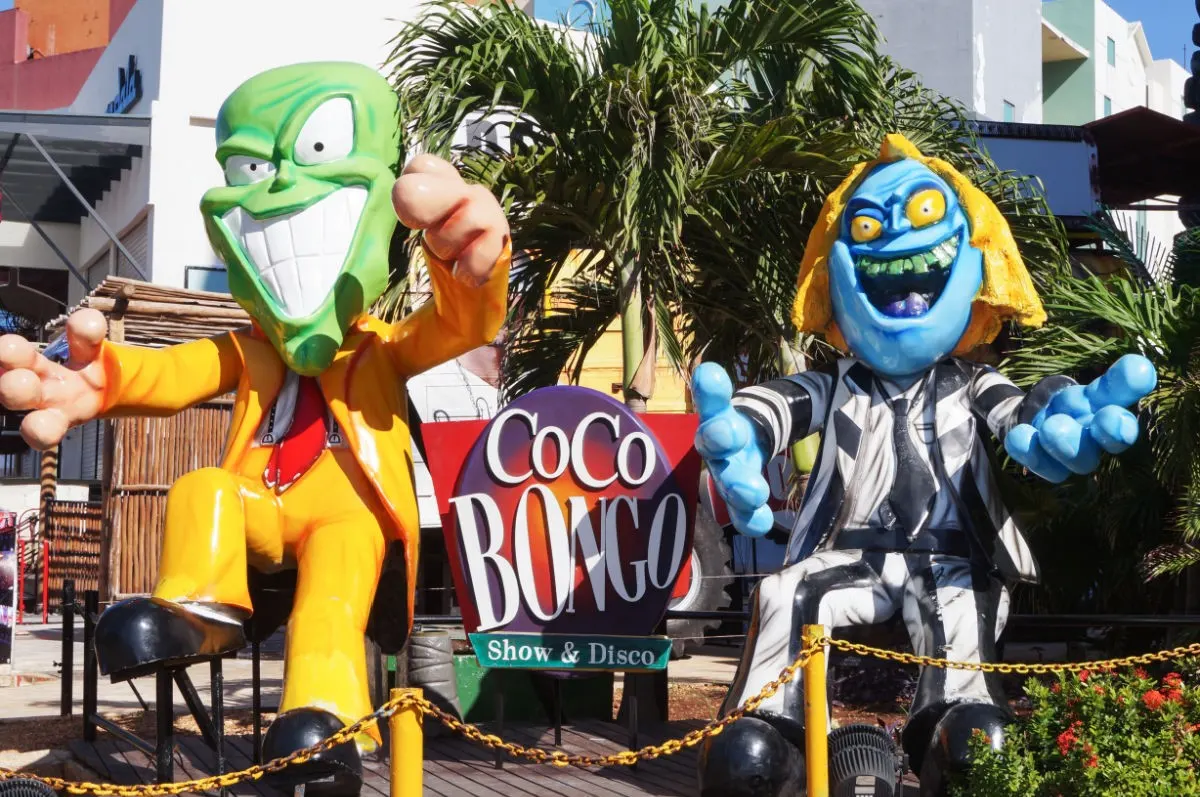 Top 5 Unique Shows To See In Cancun After The Sun Goes Down