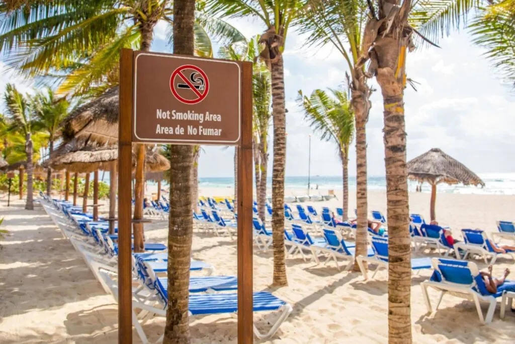 No smoking sign on beach
