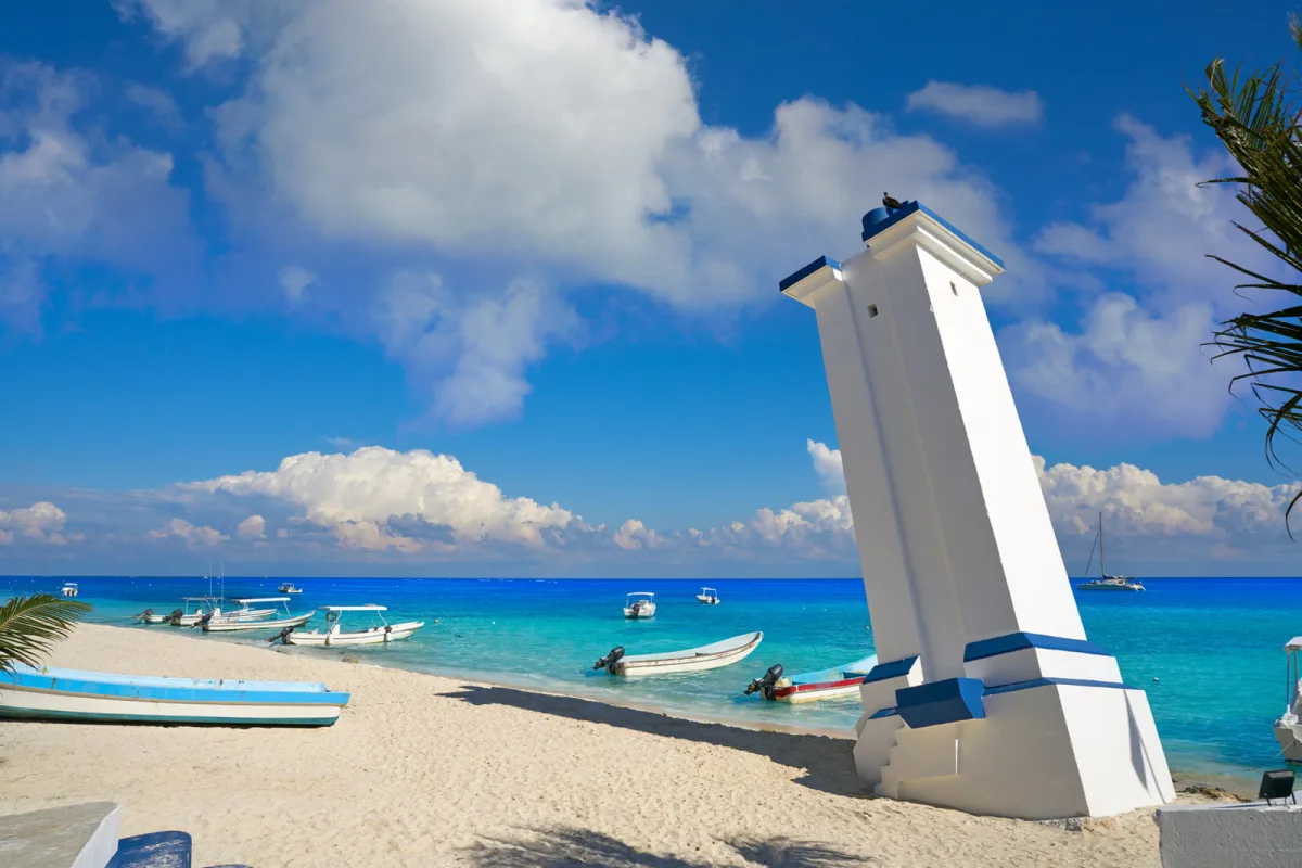 Puerto Morelos leaning lighthouse