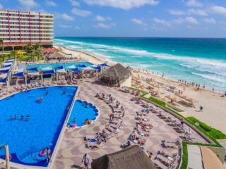 5 Reasons Why Cancun Is Full Of Tourists Even In The Off Season