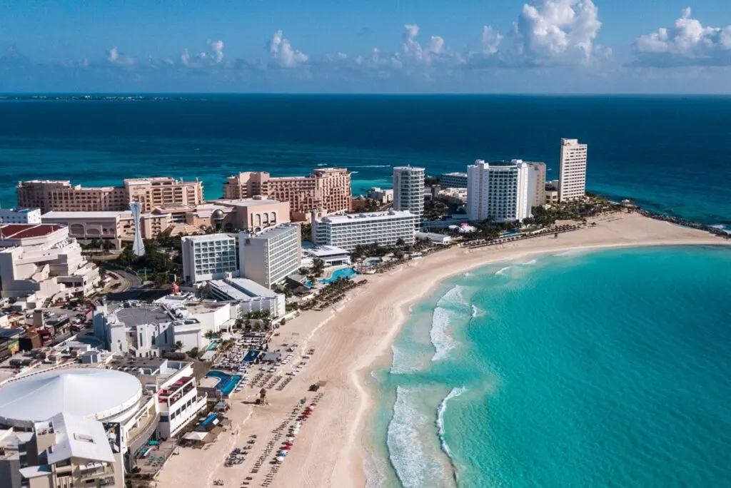 Top 3 Cancun Attractions In The Hotel Zone For Families To Visit When Beaches Are Covered In Sargassum