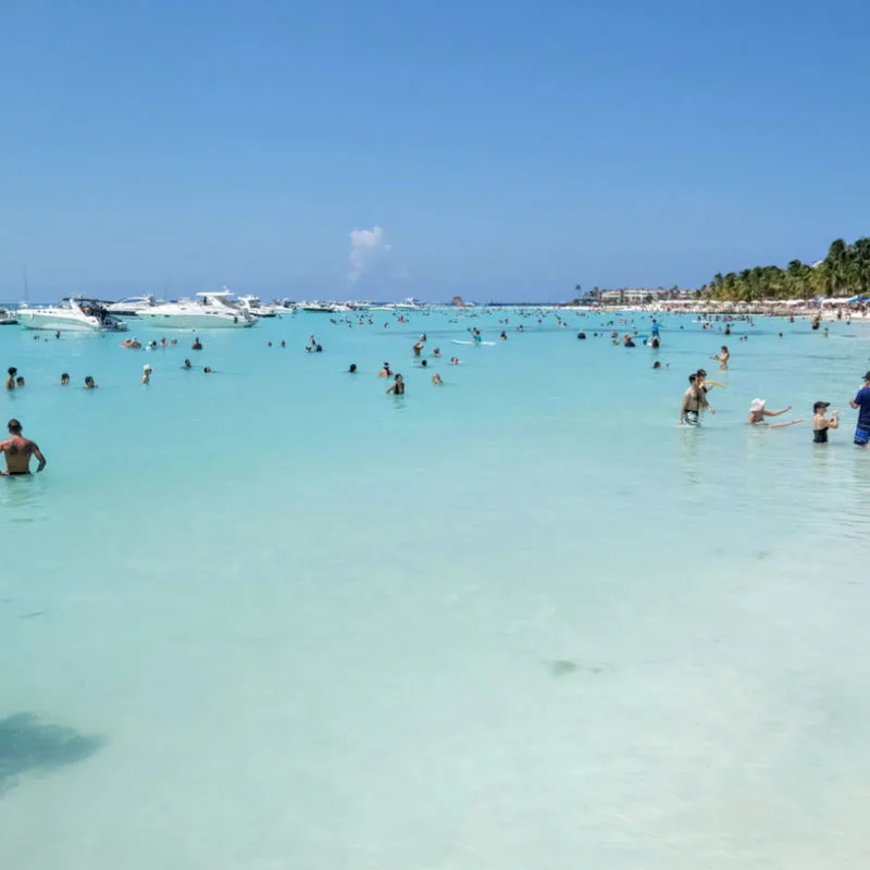 Isla Mujeres: Crystal Blue Water and Soft Sands