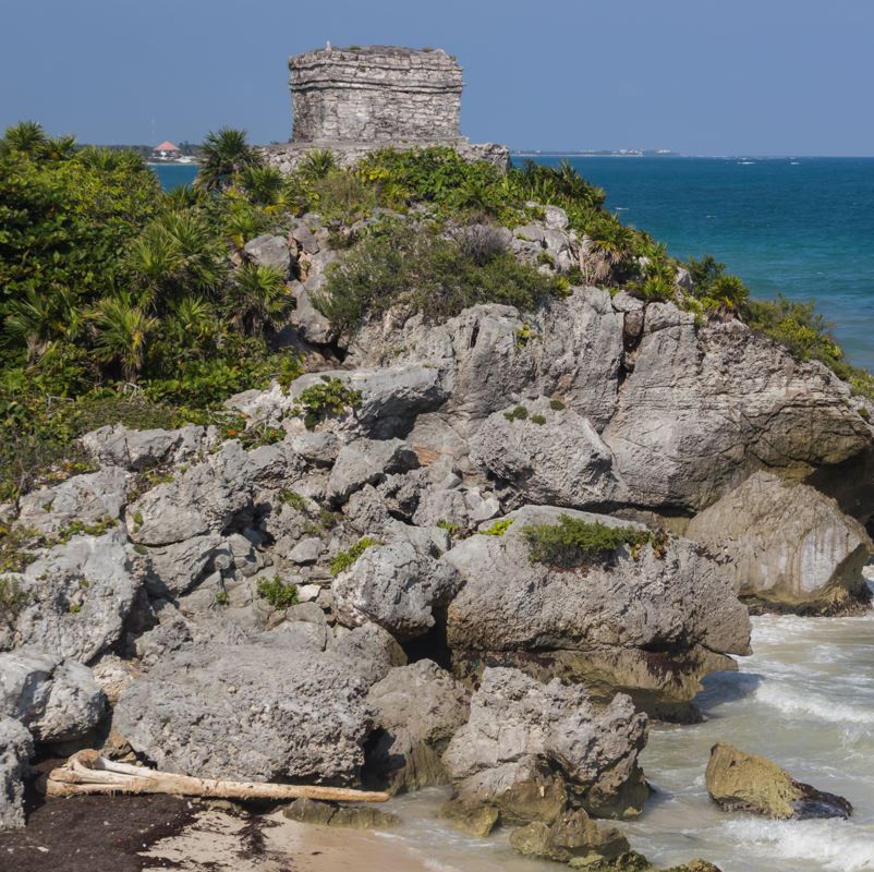 tulum ruins on the beach cliff