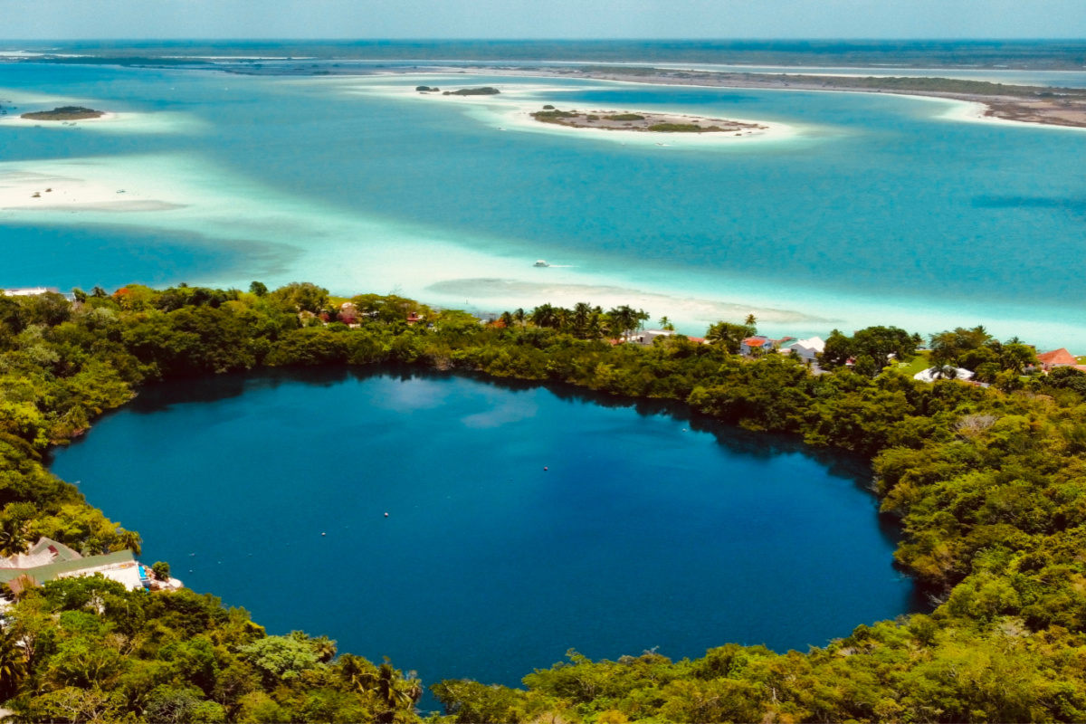Bacalar lagoon