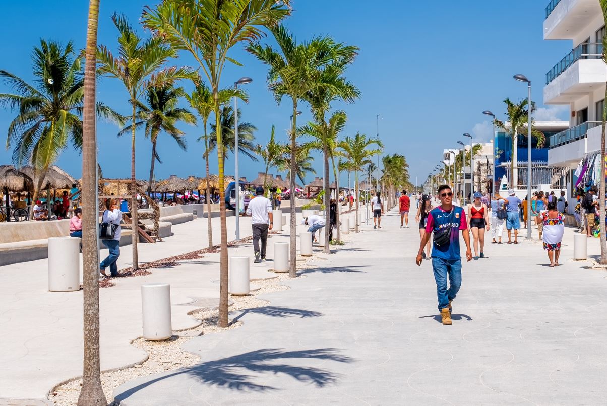 beach towns near cancun