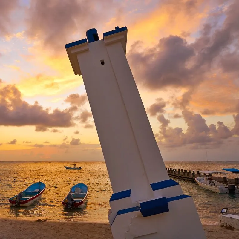 Puerto morelos lighthouse