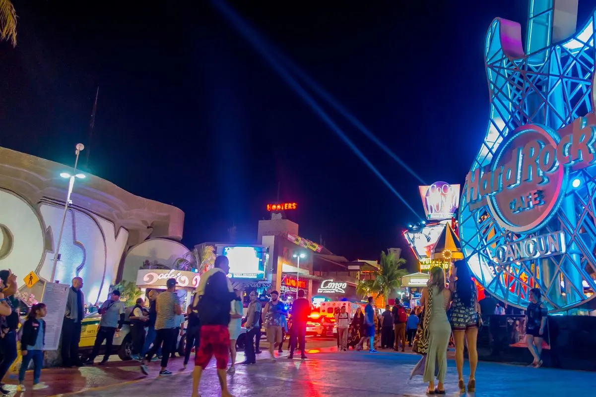Travelers To Cancun Will Be Able To Smoke In Restaurants Again After Court Ruling