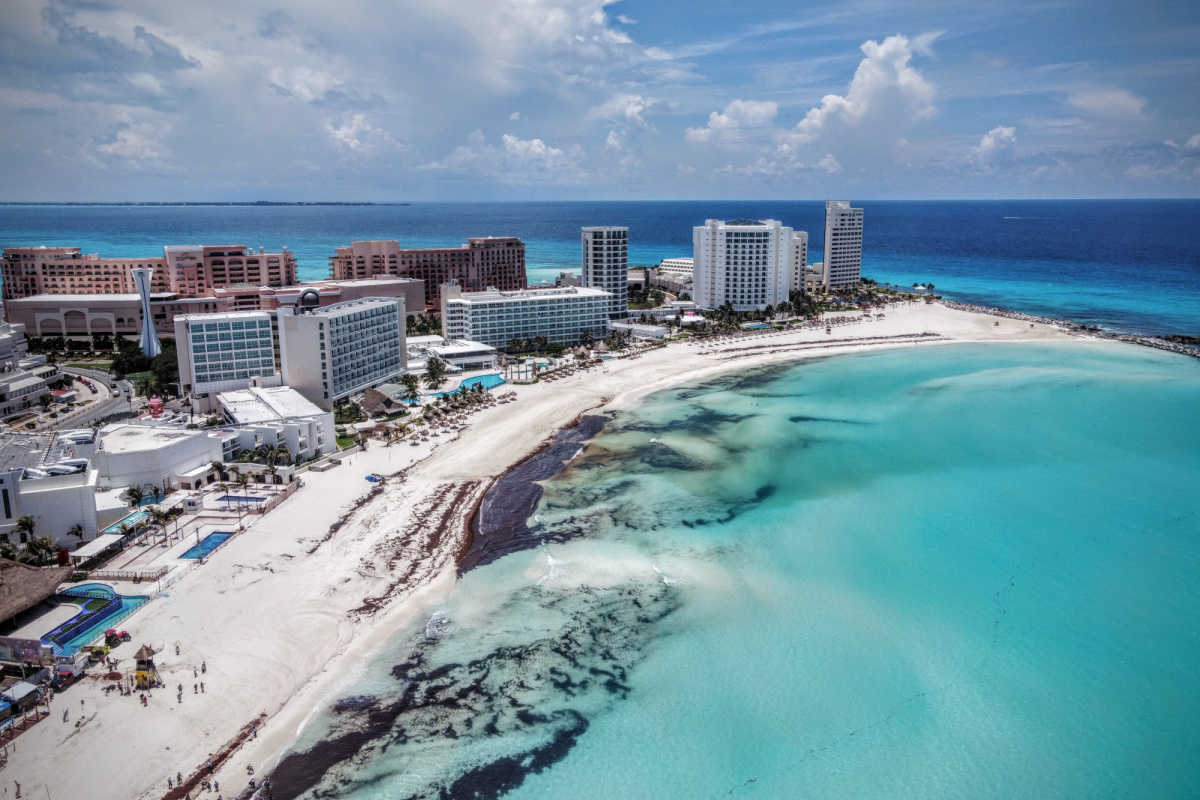 Cancun Braces For Massive Arrival Of Sargassum This Week - Cancun Sun