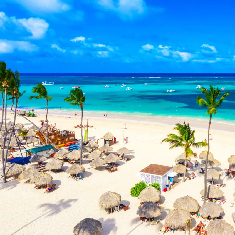 Isla Mujeres beach scene