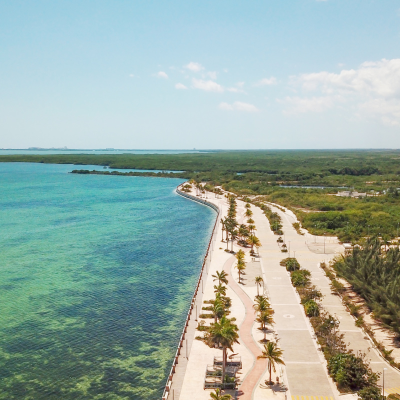 Nichupte Lagoon in Cancun, Mexico