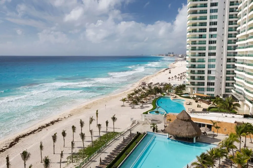 Why This Will Be The Busiest Year On Record For Cancun Tourists