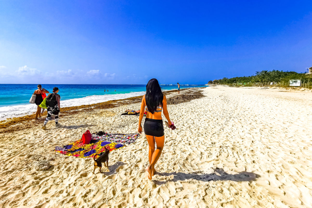 tourists on playa del carmen beach