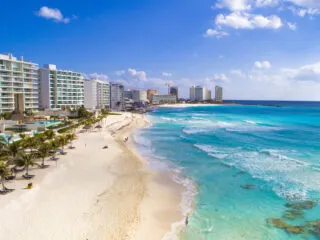 Beachfront Resorts in the Cancun Hotel Zone