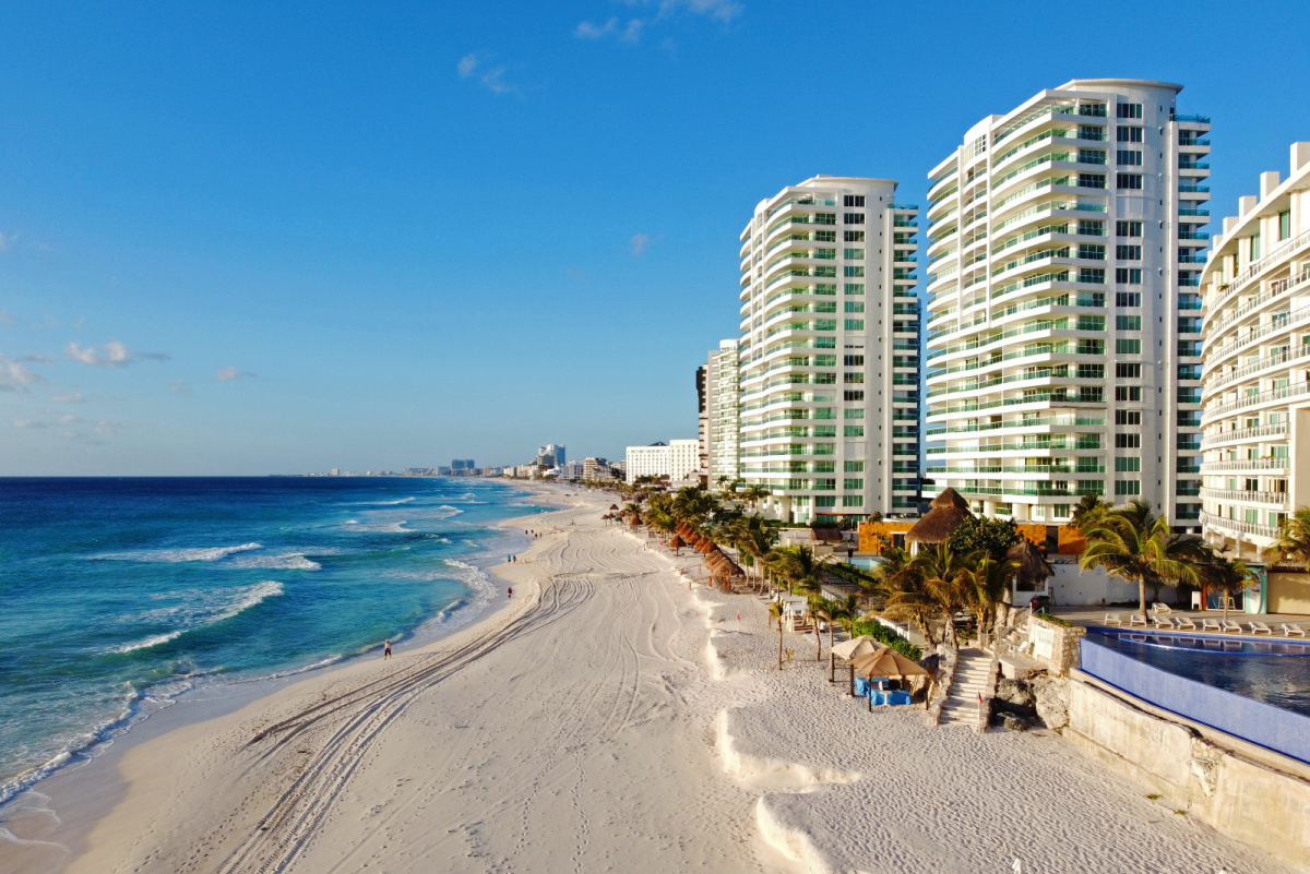 Beautiful Beachfront Resorts in Cancun, Mexico