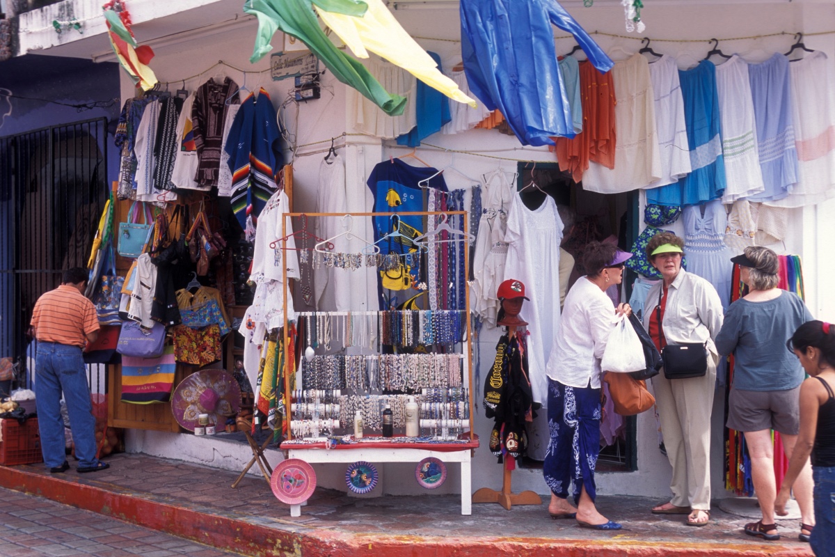 Tourists shopping for items in the centro of Isla Mujeres