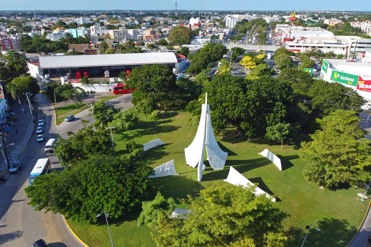 Aerial view of monument near Tulum Avenue in downtown Cancun