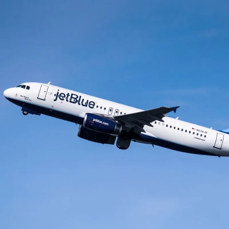 JetBlue A320 in flight