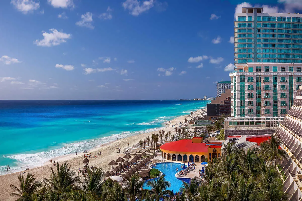 several large resorts in cancun