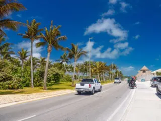 New Cancun Tourist Ground Transport Option Revealed (1)