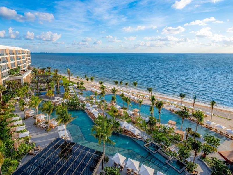 Oceanfront Exterior of the Waldorf Astoria Cancun