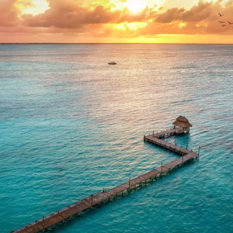 a calm sunset in isla mujeres 