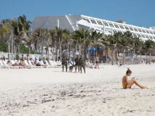 5 Tips To Stay Safe In Cancun This Summer As Scams Increase (1)