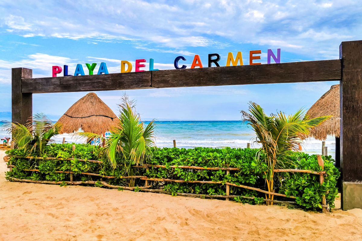 Playa del Carmen sign